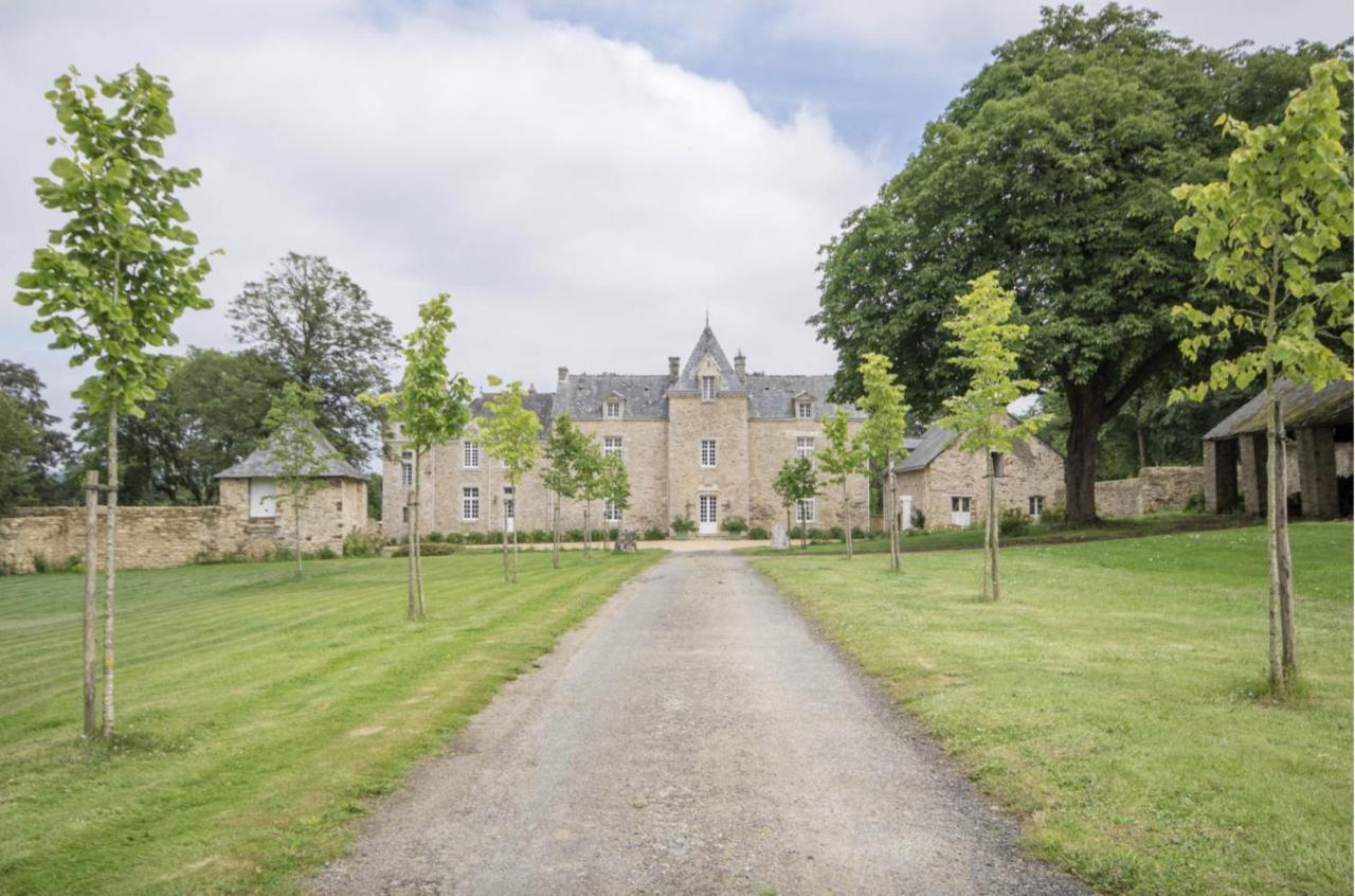 Chateau De Cadouzan Saint-Dolay Exterior photo