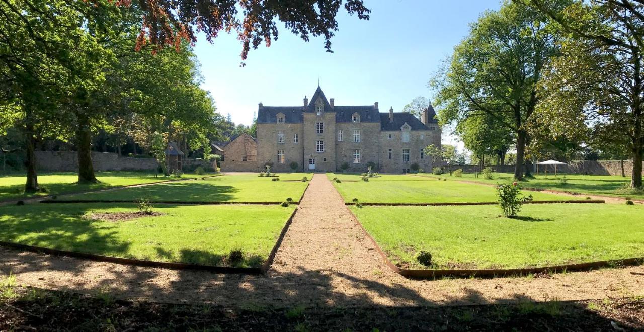 Chateau De Cadouzan Saint-Dolay Exterior photo