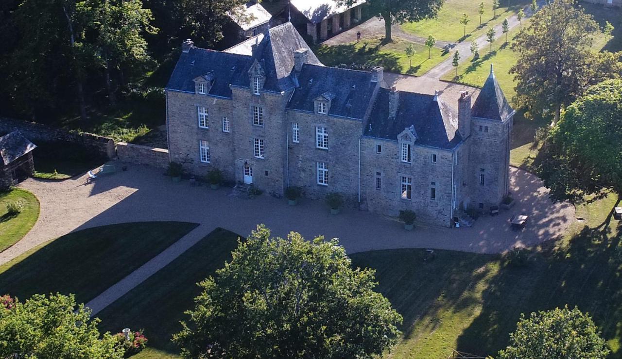 Chateau De Cadouzan Saint-Dolay Exterior photo
