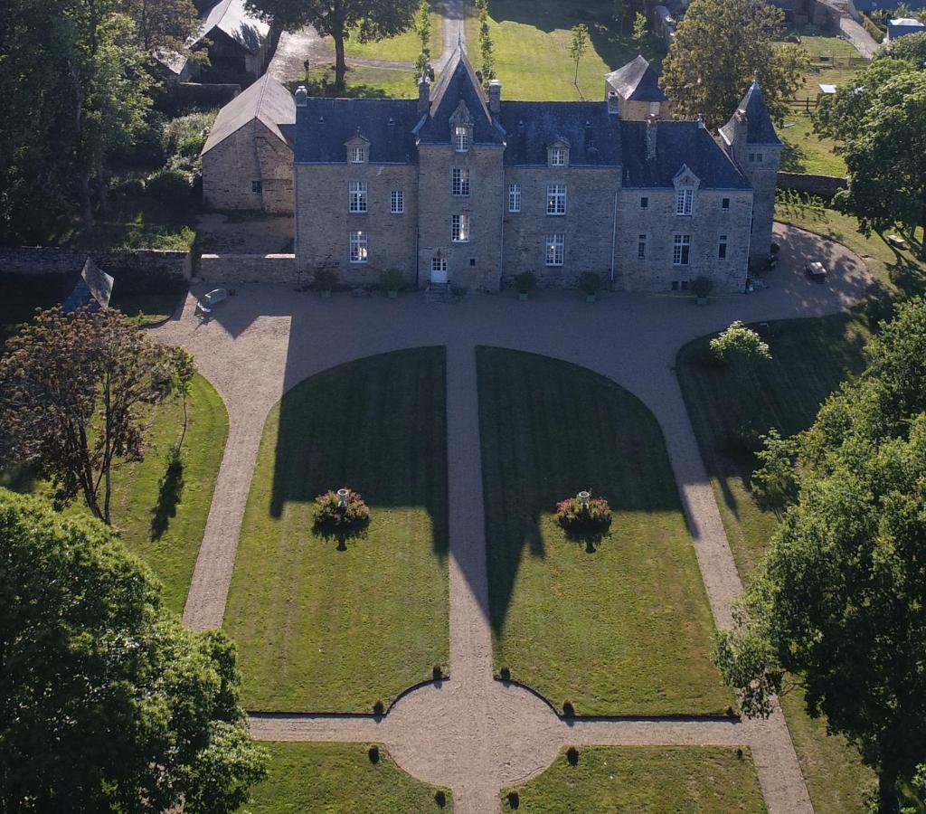 Chateau De Cadouzan Saint-Dolay Exterior photo